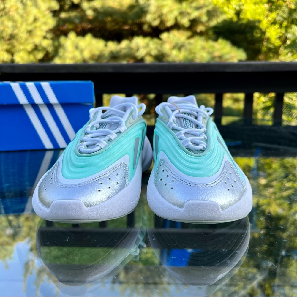 Adidas Ozelia Women’s Athletic Sneakers Shoe - Picture 8 of 9